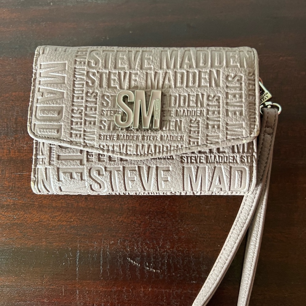 Steve Madden Embossed Beige Wallet